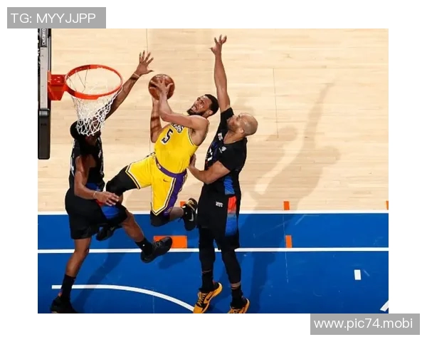 雄鹿被打回原形！29分惨败尼克斯揭示致命短板，字母不在谁来扛旗？